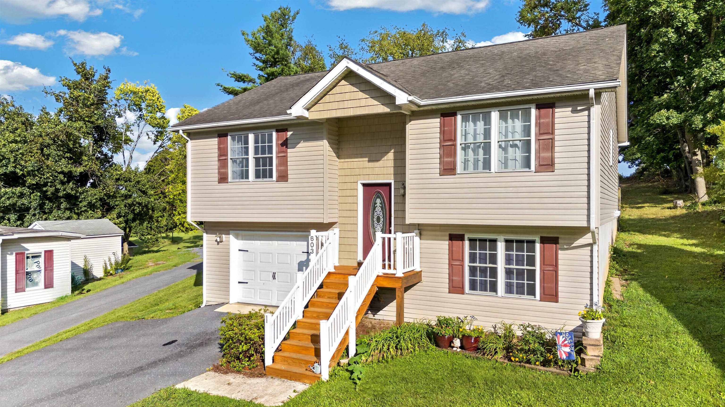 603 A ST, STAUNTON, Virginia 24401, 3 Bedrooms Bedrooms, ,3 BathroomsBathrooms,Residential,603 A ST,681118 MLS # 681118 603 A ST, STAUNTON, Virginia 24401, 3 Bedrooms Bedrooms, ,3 BathroomsBathrooms,Residential,603 A ST,681118 MLS # 681118