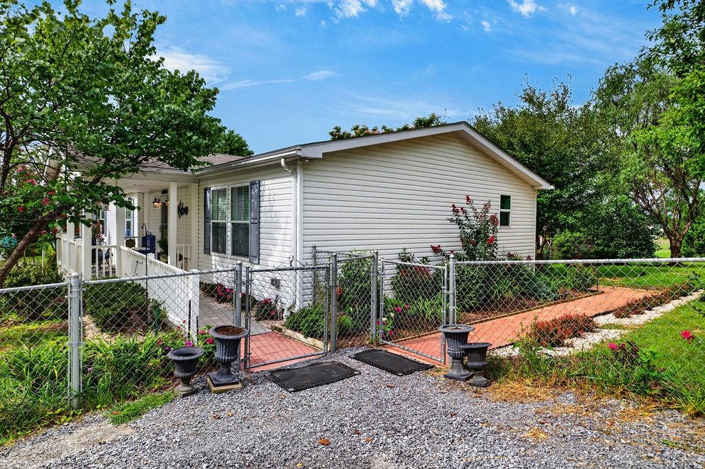 52 CLOVERDALE LN, STUARTS DRAFT, Virginia 24477, 3 Bedrooms Bedrooms, ,2 BathroomsBathrooms,Residential,52 CLOVERDALE LN,681122 MLS # 681122 52 CLOVERDALE LN, STUARTS DRAFT, Virginia 24477, 3 Bedrooms Bedrooms, ,2 BathroomsBathrooms,Residential,52 CLOVERDALE LN,681122 MLS # 681122