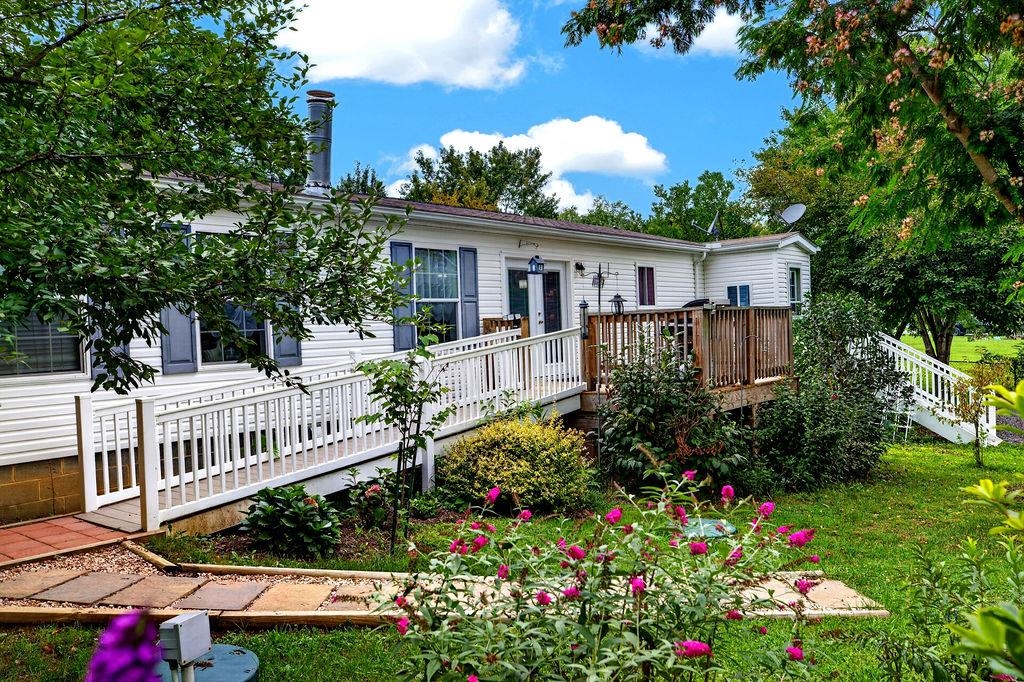 52 CLOVERDALE LN, STUARTS DRAFT, Virginia 24477, 3 Bedrooms Bedrooms, ,2 BathroomsBathrooms,Residential,52 CLOVERDALE LN,681122 MLS # 681122 52 CLOVERDALE LN, STUARTS DRAFT, Virginia 24477, 3 Bedrooms Bedrooms, ,2 BathroomsBathrooms,Residential,52 CLOVERDALE LN,681122 MLS # 681122