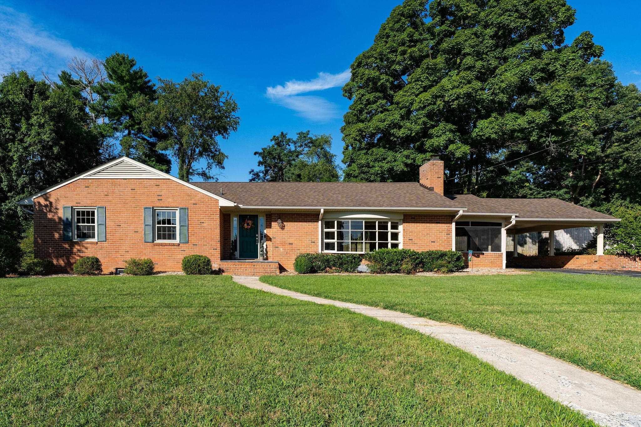 308 RAINBOW DR, STAUNTON, Virginia 24401, 3 Bedrooms Bedrooms, ,3 BathroomsBathrooms,Residential,308 RAINBOW DR,681124 MLS # 681124 308 RAINBOW DR, STAUNTON, Virginia 24401, 3 Bedrooms Bedrooms, ,3 BathroomsBathrooms,Residential,308 RAINBOW DR,681124 MLS # 681124