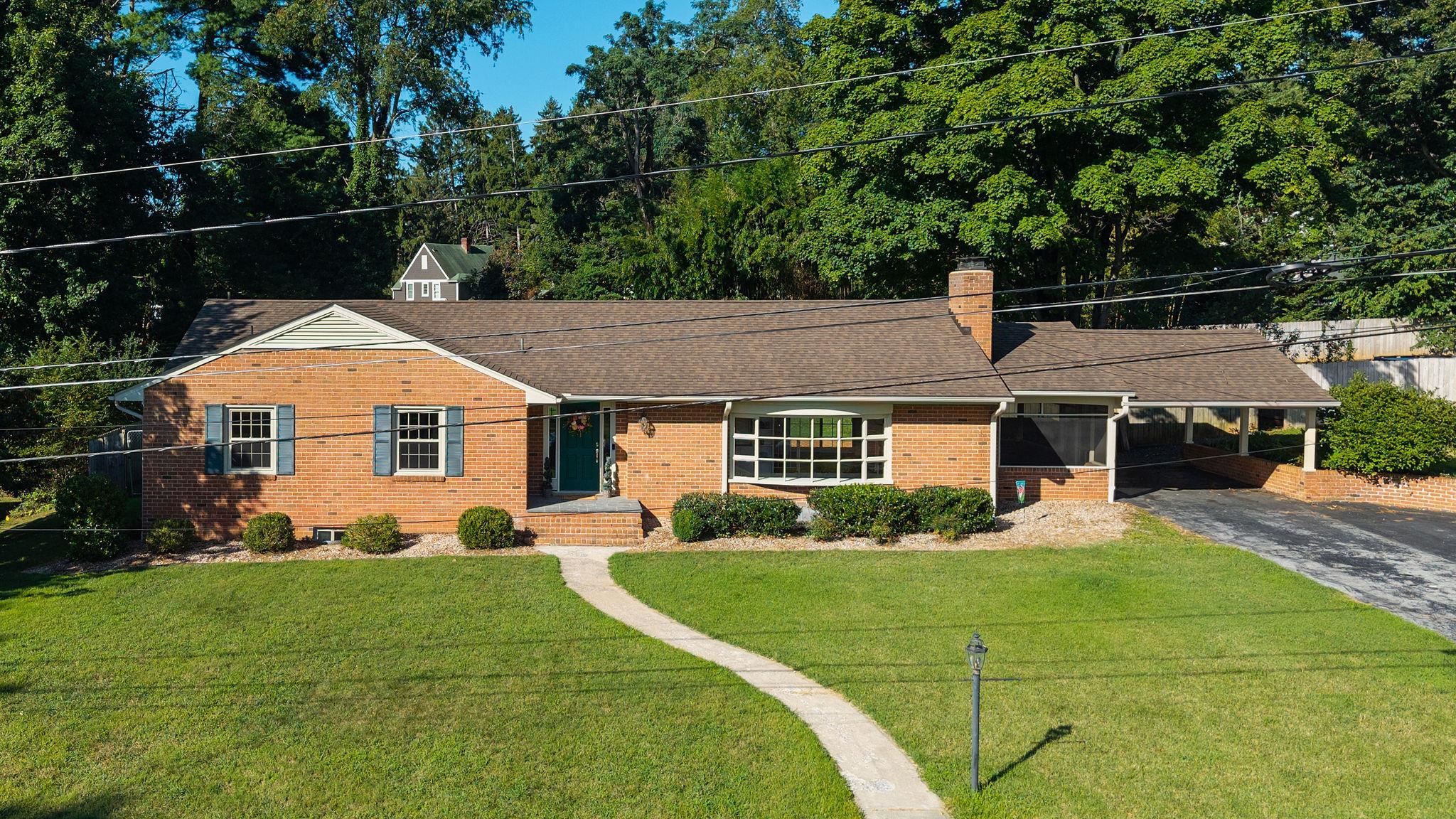 308 RAINBOW DR, STAUNTON, Virginia 24401, 3 Bedrooms Bedrooms, ,3 BathroomsBathrooms,Residential,308 RAINBOW DR,681124 MLS # 681124 308 RAINBOW DR, STAUNTON, Virginia 24401, 3 Bedrooms Bedrooms, ,3 BathroomsBathrooms,Residential,308 RAINBOW DR,681124 MLS # 681124