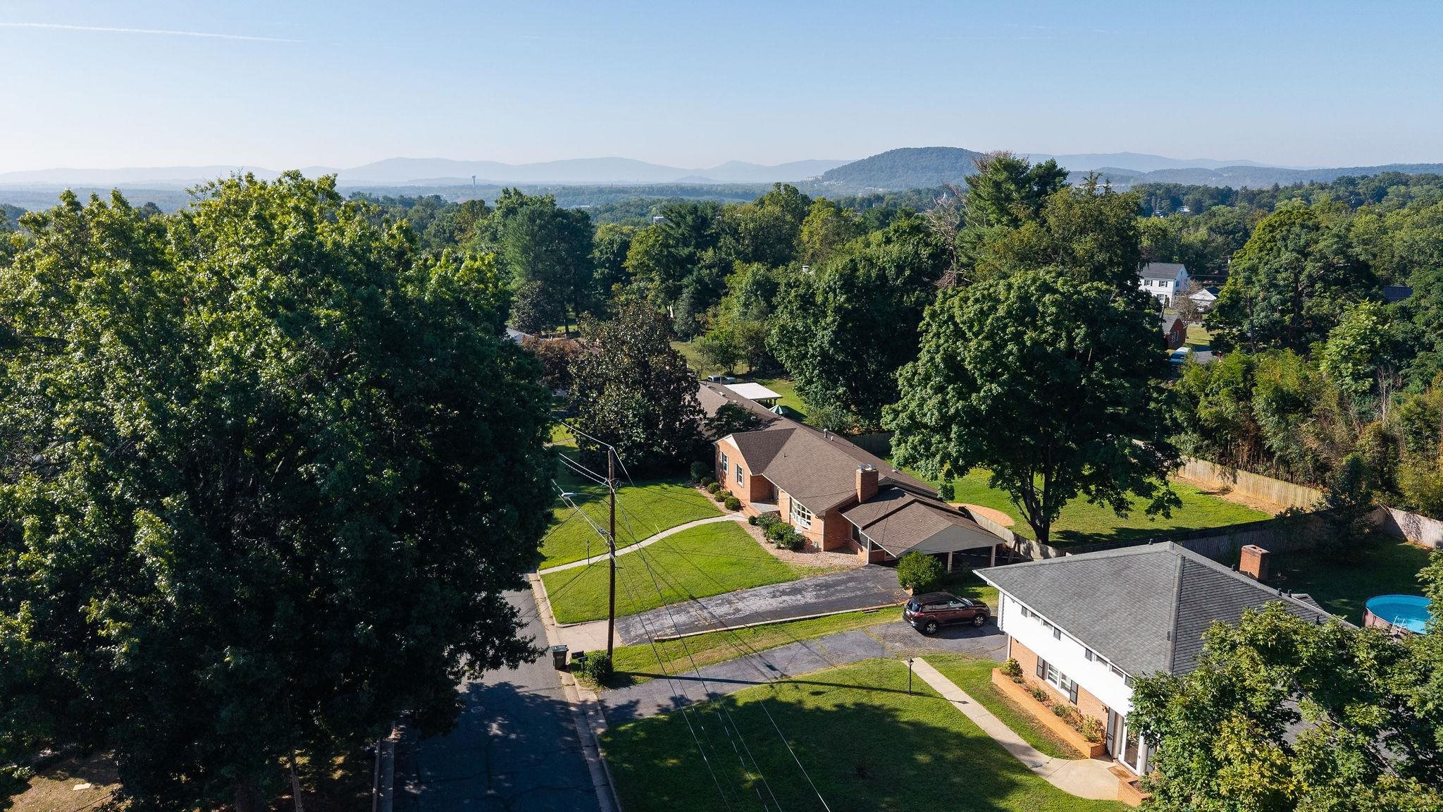 308 RAINBOW DR, STAUNTON, Virginia 24401, 3 Bedrooms Bedrooms, ,3 BathroomsBathrooms,Residential,308 RAINBOW DR,681124 MLS # 681124 308 RAINBOW DR, STAUNTON, Virginia 24401, 3 Bedrooms Bedrooms, ,3 BathroomsBathrooms,Residential,308 RAINBOW DR,681124 MLS # 681124