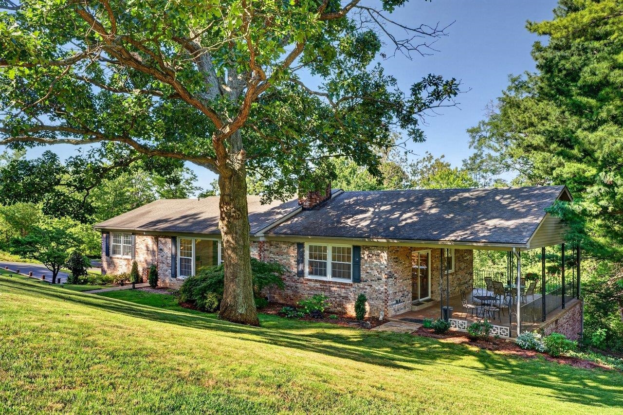 1222 WOODCREST CIR, HARRISONBURG, Virginia 22801, 3 Bedrooms Bedrooms, ,2 BathroomsBathrooms,Residential,1222 WOODCREST CIR,681133 MLS # 681133