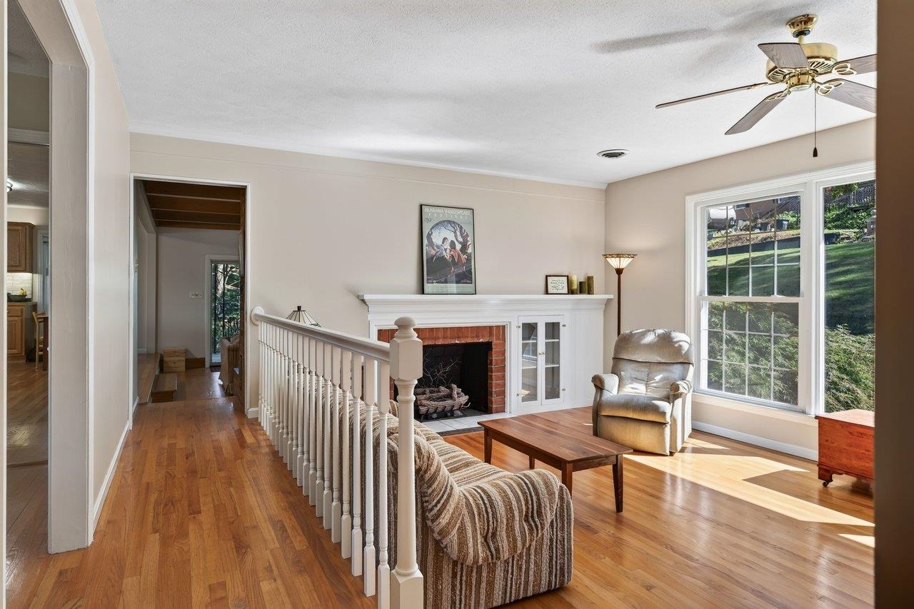 1222 WOODCREST CIR, HARRISONBURG, Virginia 22801, 3 Bedrooms Bedrooms, ,2 BathroomsBathrooms,Residential,1222 WOODCREST CIR,681133 MLS # 681133