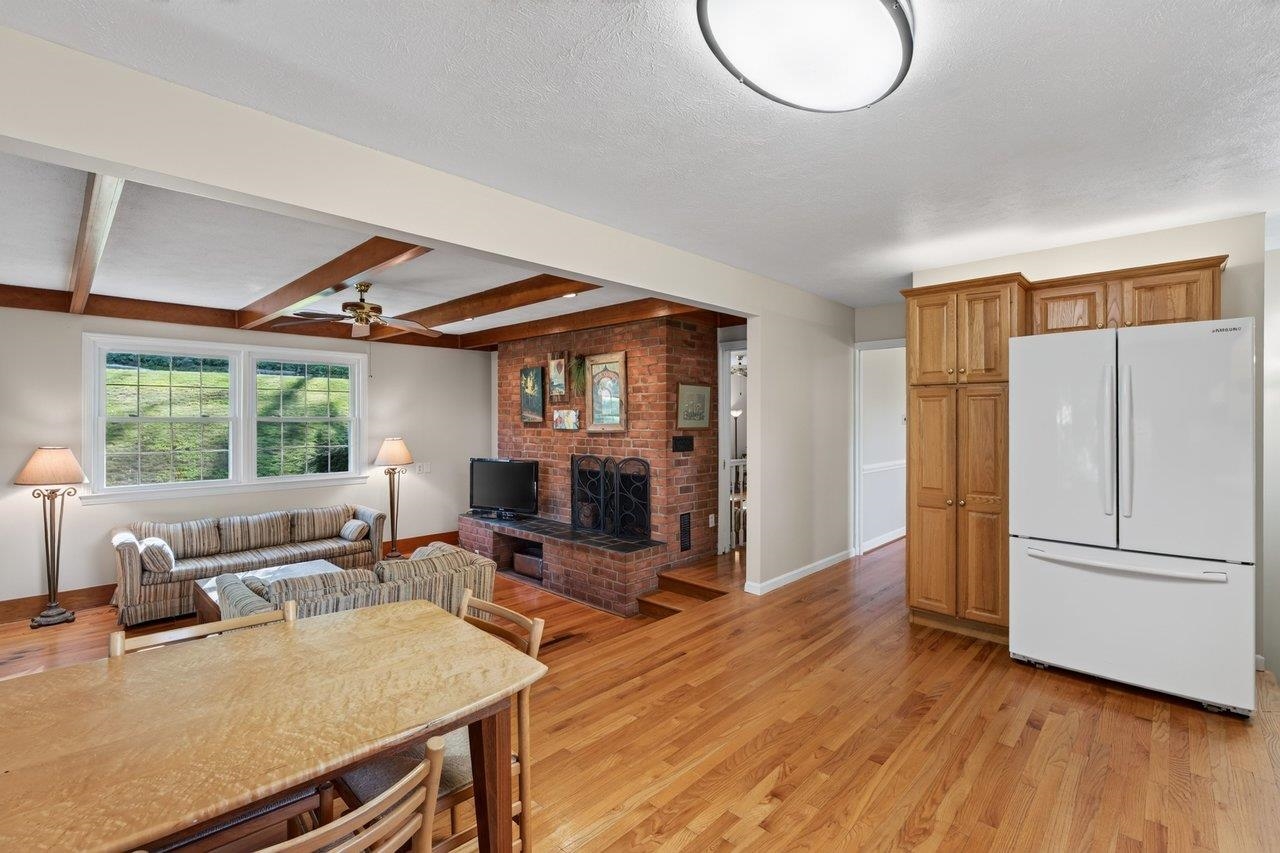 1222 WOODCREST CIR, HARRISONBURG, Virginia 22801, 3 Bedrooms Bedrooms, ,2 BathroomsBathrooms,Residential,1222 WOODCREST CIR,681133 MLS # 681133