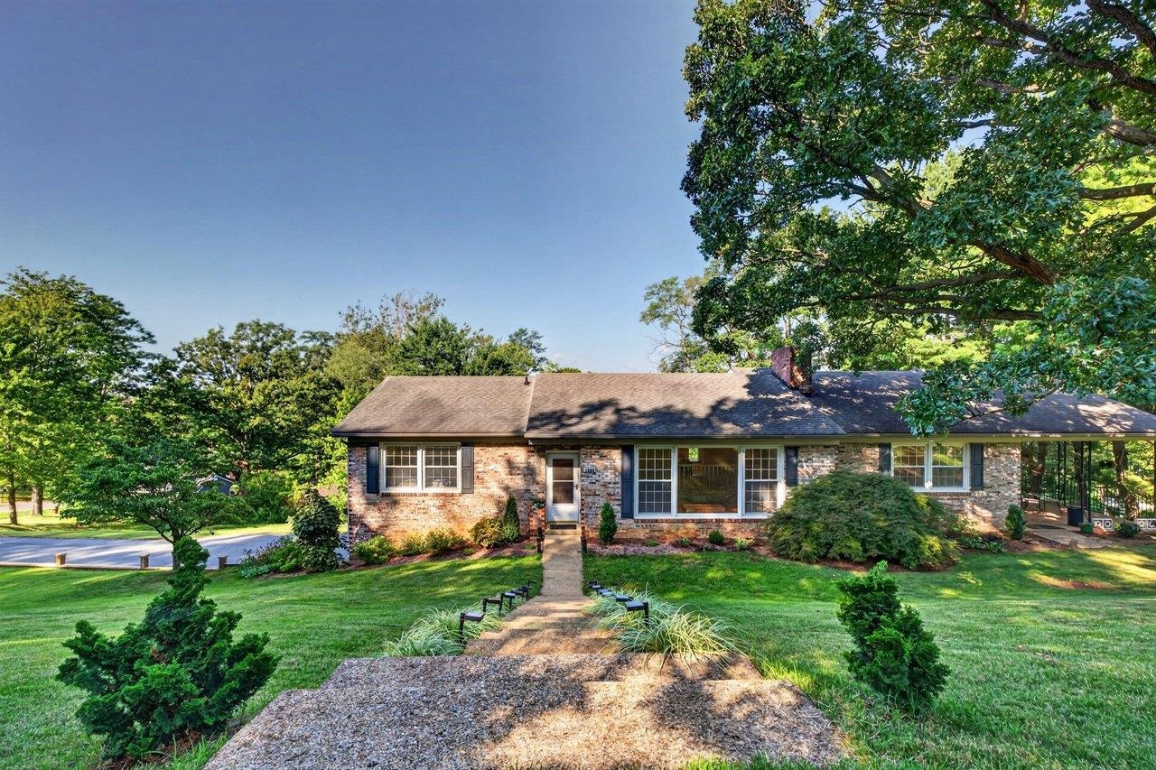 1222 WOODCREST CIR, HARRISONBURG, Virginia 22801, 3 Bedrooms Bedrooms, ,2 BathroomsBathrooms,Residential,1222 WOODCREST CIR,681133 MLS # 681133