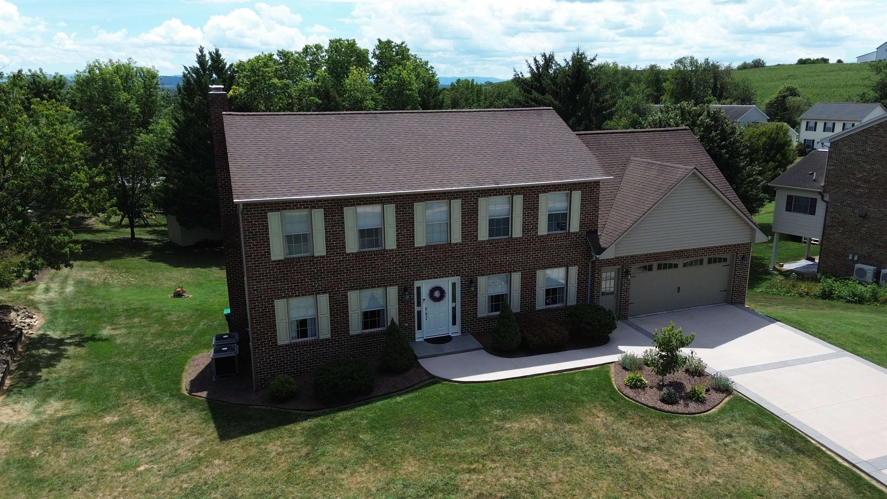 105 AMBER LN, BRIDGEWATER, Virginia 22812, 4 Bedrooms Bedrooms, ,3 BathroomsBathrooms,Residential,105 AMBER LN,680541 MLS # 680541
