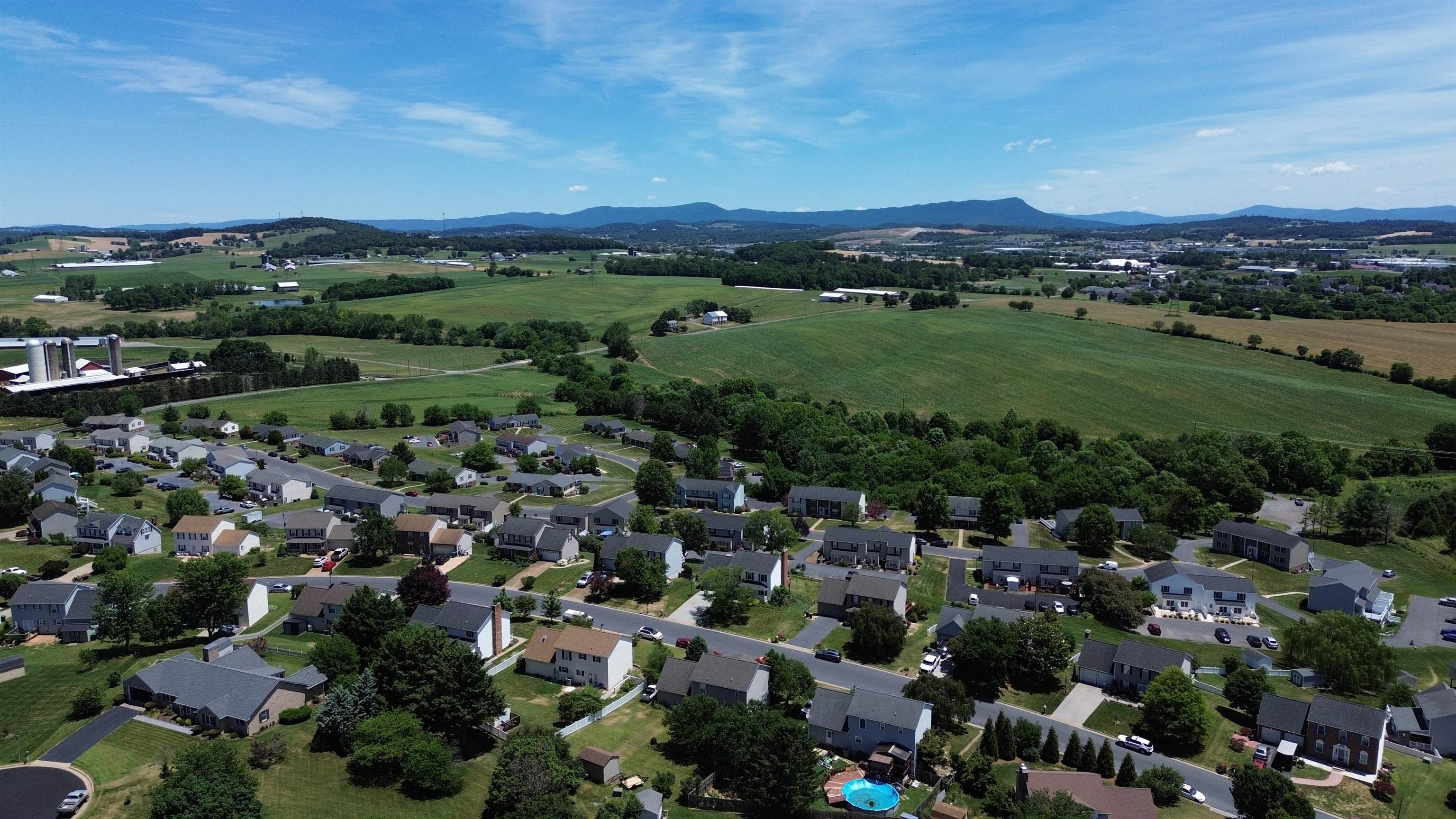 105 AMBER LN, BRIDGEWATER, Virginia 22812, 4 Bedrooms Bedrooms, ,3 BathroomsBathrooms,Residential,105 AMBER LN,680541 MLS # 680541