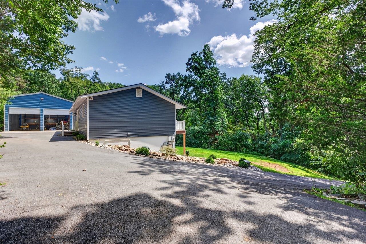 6055 WHIPPOORWILL LN, ROCKINGHAM, Virginia 22802, 4 Bedrooms Bedrooms, ,2 BathroomsBathrooms,Residential,6055 WHIPPOORWILL LN,681140 MLS # 681140 6055 WHIPPOORWILL LN, ROCKINGHAM, Virginia 22802, 4 Bedrooms Bedrooms, ,2 BathroomsBathrooms,Residential,6055 WHIPPOORWILL LN,681140 MLS # 681140