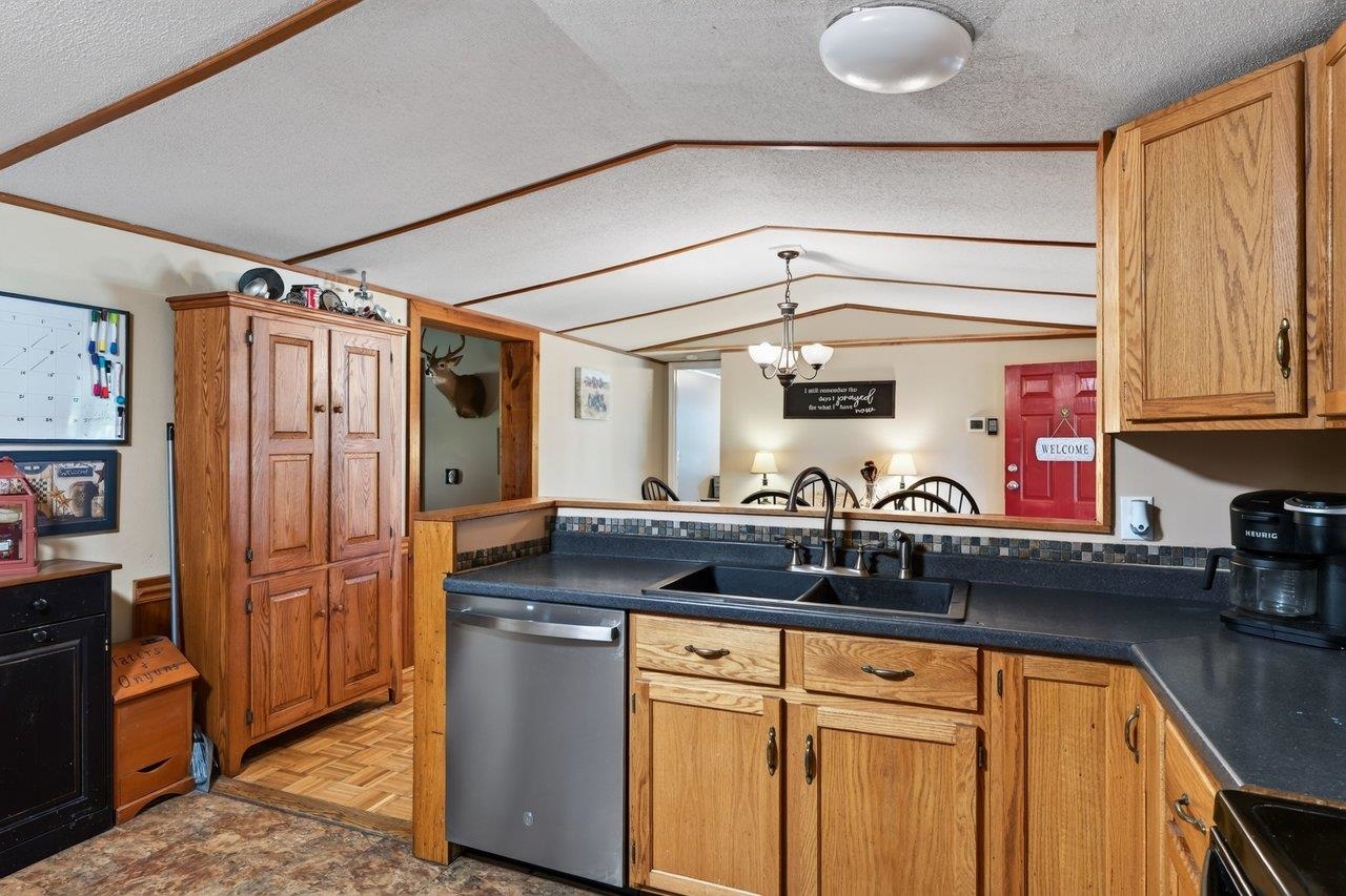 406 TRAYFOOT RD, GROTTOES, Virginia 24441, 3 Bedrooms Bedrooms, ,2 BathroomsBathrooms,Residential,406 TRAYFOOT RD,681141 MLS # 681141