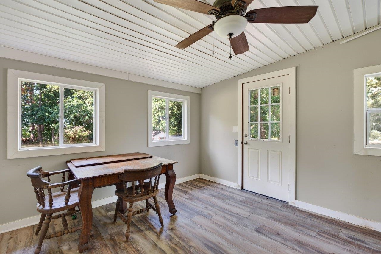 406 TRAYFOOT RD, GROTTOES, Virginia 24441, 3 Bedrooms Bedrooms, ,2 BathroomsBathrooms,Residential,406 TRAYFOOT RD,681141 MLS # 681141