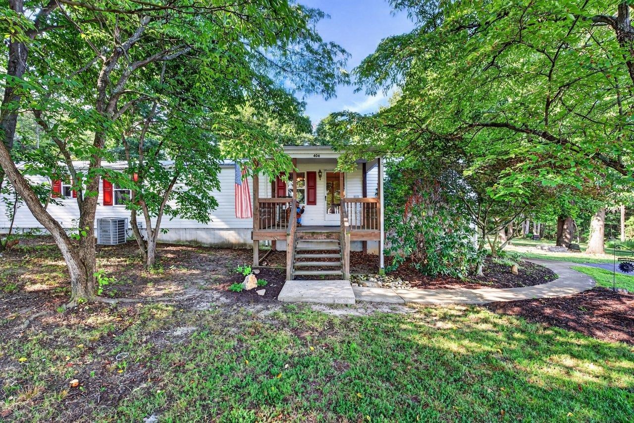 406 TRAYFOOT RD, GROTTOES, Virginia 24441, 3 Bedrooms Bedrooms, ,2 BathroomsBathrooms,Residential,406 TRAYFOOT RD,681141 MLS # 681141