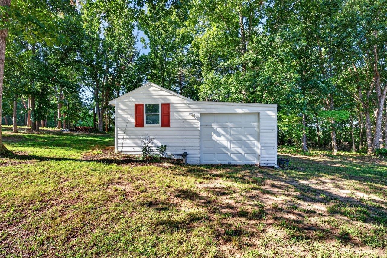 406 TRAYFOOT RD, GROTTOES, Virginia 24441, 3 Bedrooms Bedrooms, ,2 BathroomsBathrooms,Residential,406 TRAYFOOT RD,681141 MLS # 681141