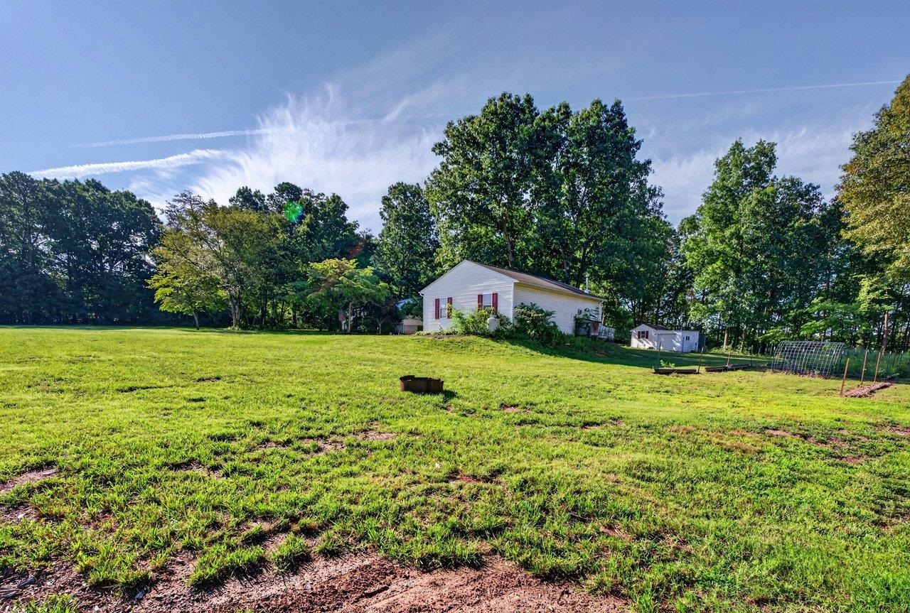 406 TRAYFOOT RD, GROTTOES, Virginia 24441, 3 Bedrooms Bedrooms, ,2 BathroomsBathrooms,Residential,406 TRAYFOOT RD,681141 MLS # 681141
