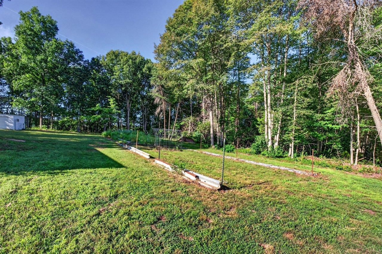 406 TRAYFOOT RD, GROTTOES, Virginia 24441, 3 Bedrooms Bedrooms, ,2 BathroomsBathrooms,Residential,406 TRAYFOOT RD,681141 MLS # 681141