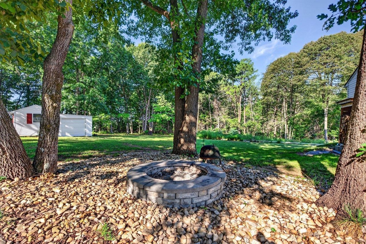 406 TRAYFOOT RD, GROTTOES, Virginia 24441, 3 Bedrooms Bedrooms, ,2 BathroomsBathrooms,Residential,406 TRAYFOOT RD,681141 MLS # 681141