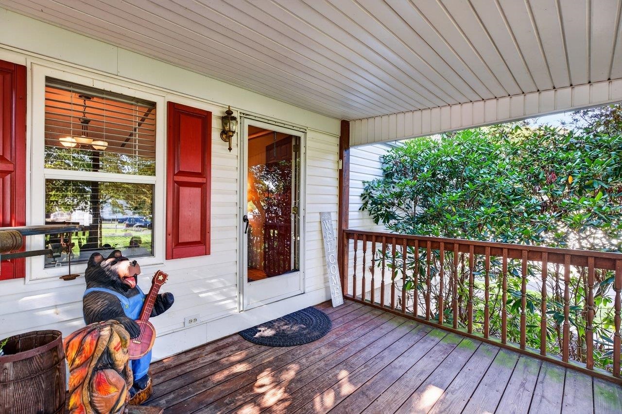 406 TRAYFOOT RD, GROTTOES, Virginia 24441, 3 Bedrooms Bedrooms, ,2 BathroomsBathrooms,Residential,406 TRAYFOOT RD,681141 MLS # 681141
