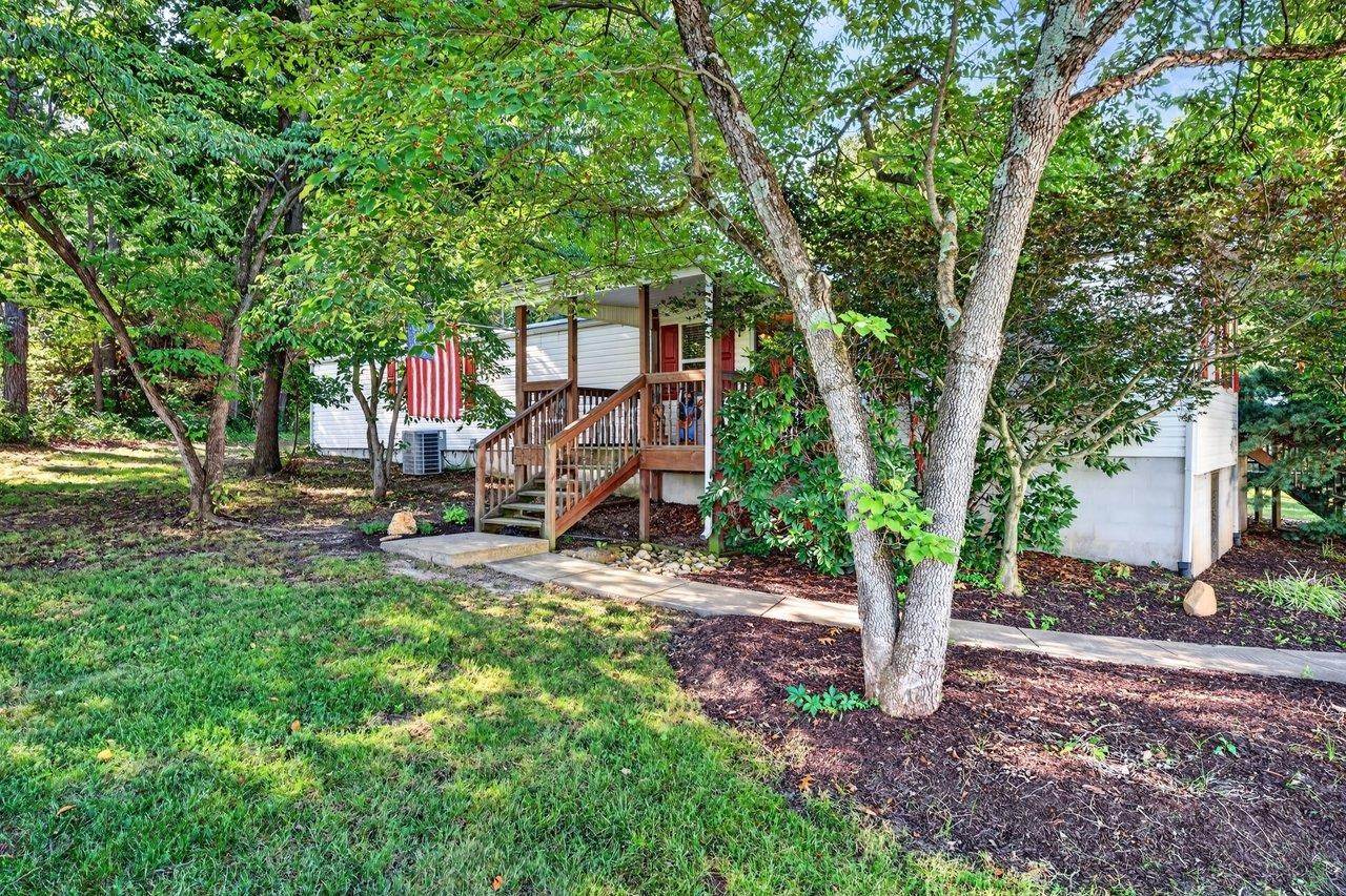 406 TRAYFOOT RD, GROTTOES, Virginia 24441, 3 Bedrooms Bedrooms, ,2 BathroomsBathrooms,Residential,406 TRAYFOOT RD,681141 MLS # 681141