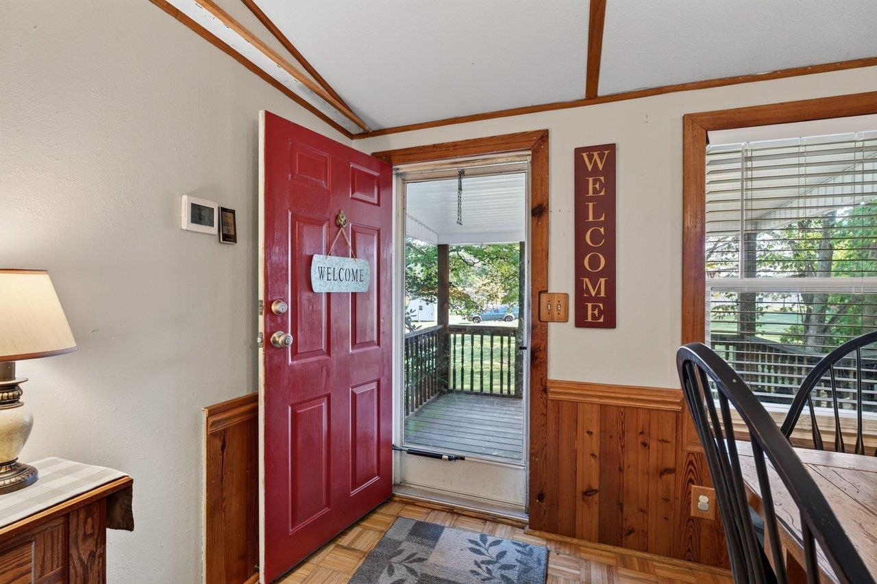 406 TRAYFOOT RD, GROTTOES, Virginia 24441, 3 Bedrooms Bedrooms, ,2 BathroomsBathrooms,Residential,406 TRAYFOOT RD,681141 MLS # 681141