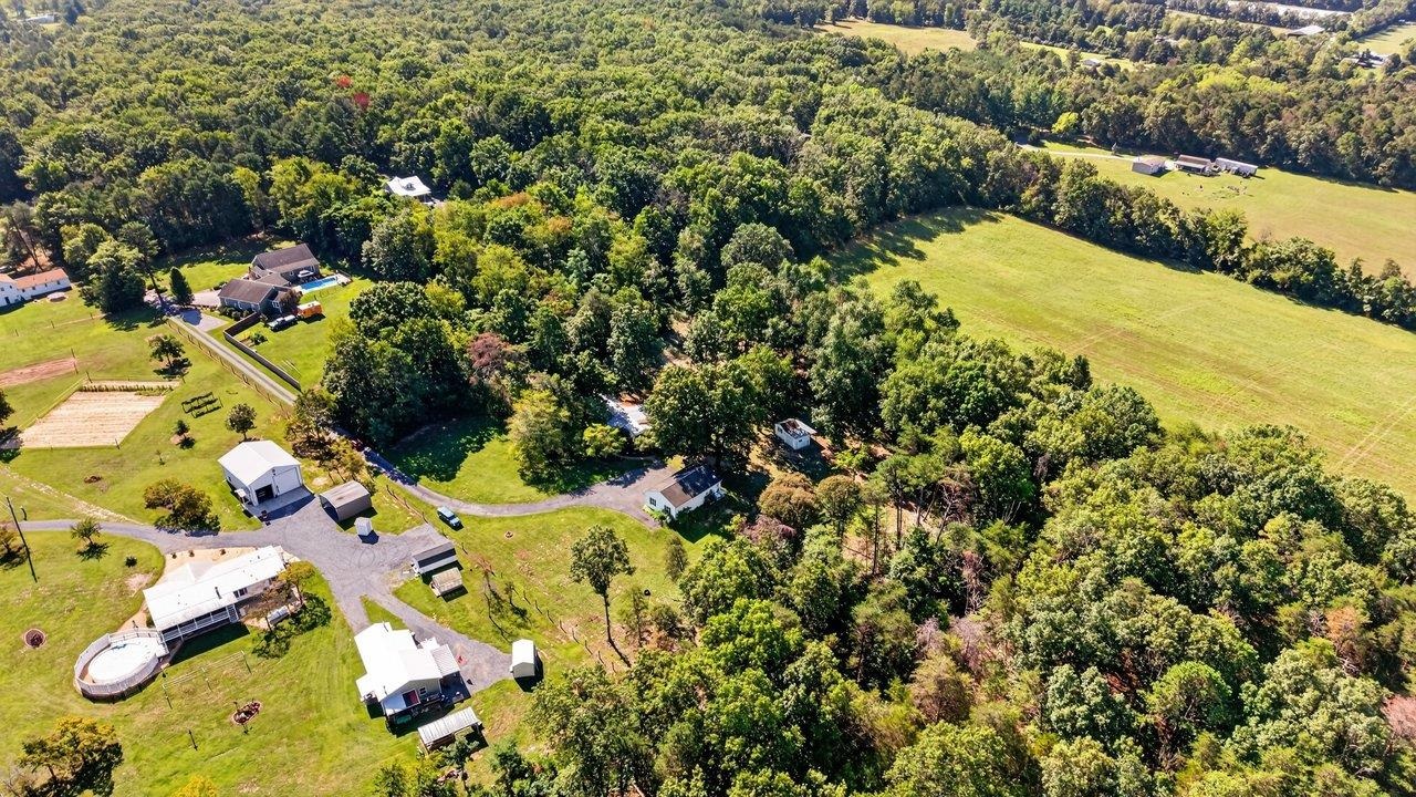 406 TRAYFOOT RD, GROTTOES, Virginia 24441, 3 Bedrooms Bedrooms, ,2 BathroomsBathrooms,Residential,406 TRAYFOOT RD,681141 MLS # 681141