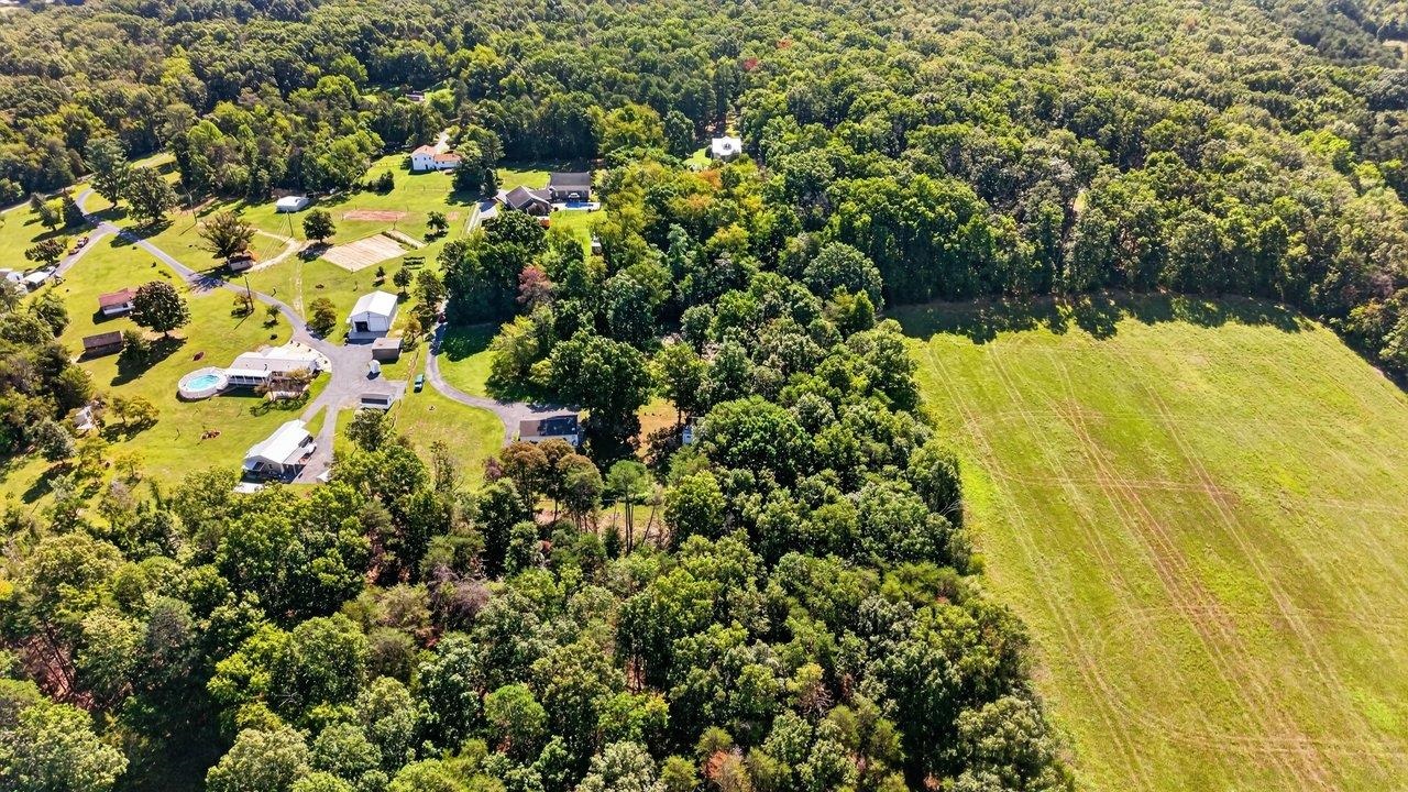 406 TRAYFOOT RD, GROTTOES, Virginia 24441, 3 Bedrooms Bedrooms, ,2 BathroomsBathrooms,Residential,406 TRAYFOOT RD,681141 MLS # 681141