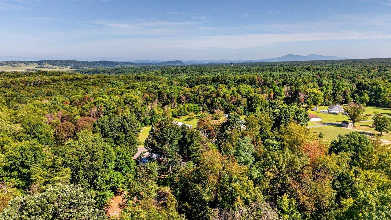 406 TRAYFOOT RD, GROTTOES, Virginia 24441, 3 Bedrooms Bedrooms, ,2 BathroomsBathrooms,Residential,406 TRAYFOOT RD,681141 MLS # 681141