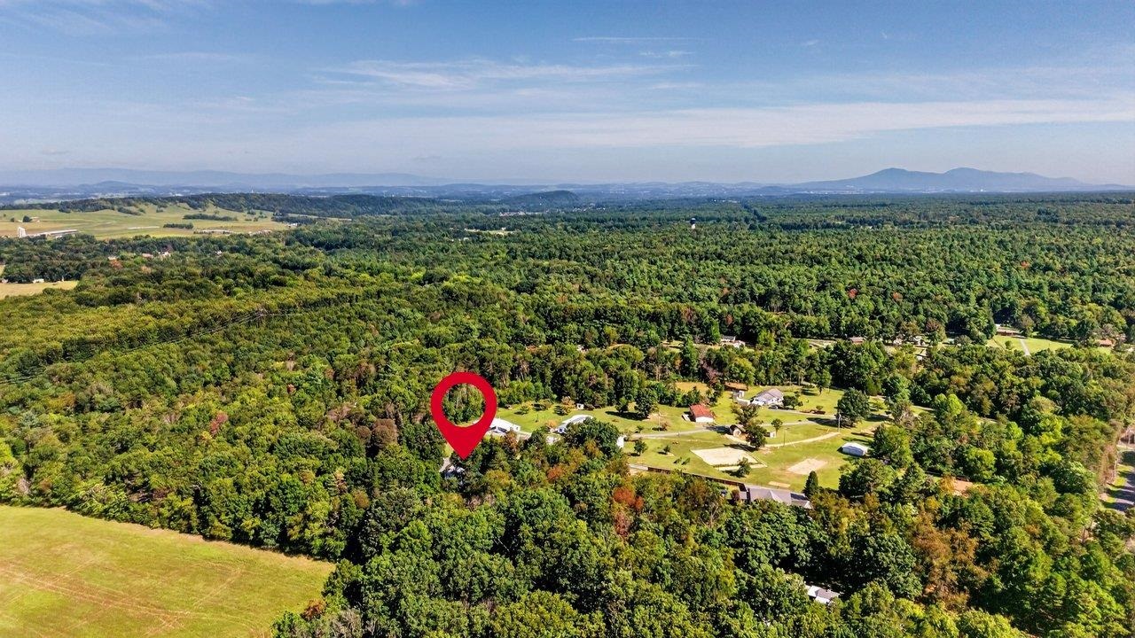 406 TRAYFOOT RD, GROTTOES, Virginia 24441, 3 Bedrooms Bedrooms, ,2 BathroomsBathrooms,Residential,406 TRAYFOOT RD,681141 MLS # 681141