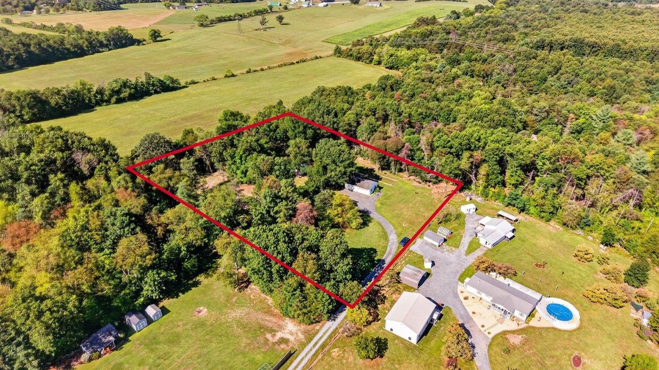 406 TRAYFOOT RD, GROTTOES, Virginia 24441, 3 Bedrooms Bedrooms, ,2 BathroomsBathrooms,Residential,406 TRAYFOOT RD,681141 MLS # 681141