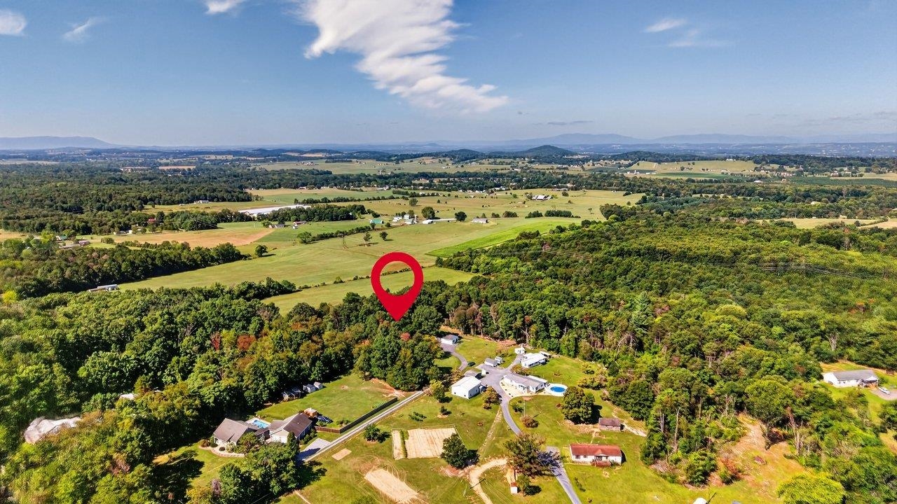 406 TRAYFOOT RD, GROTTOES, Virginia 24441, 3 Bedrooms Bedrooms, ,2 BathroomsBathrooms,Residential,406 TRAYFOOT RD,681141 MLS # 681141