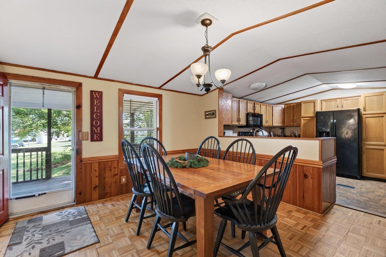 406 TRAYFOOT RD, GROTTOES, Virginia 24441, 3 Bedrooms Bedrooms, ,2 BathroomsBathrooms,Residential,406 TRAYFOOT RD,681141 MLS # 681141