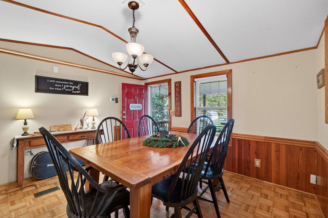 406 TRAYFOOT RD, GROTTOES, Virginia 24441, 3 Bedrooms Bedrooms, ,2 BathroomsBathrooms,Residential,406 TRAYFOOT RD,681141 MLS # 681141