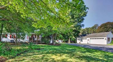 406 TRAYFOOT RD, GROTTOES, Virginia 24441, 3 Bedrooms Bedrooms, ,2 BathroomsBathrooms,Residential,406 TRAYFOOT RD,681141 MLS # 681141