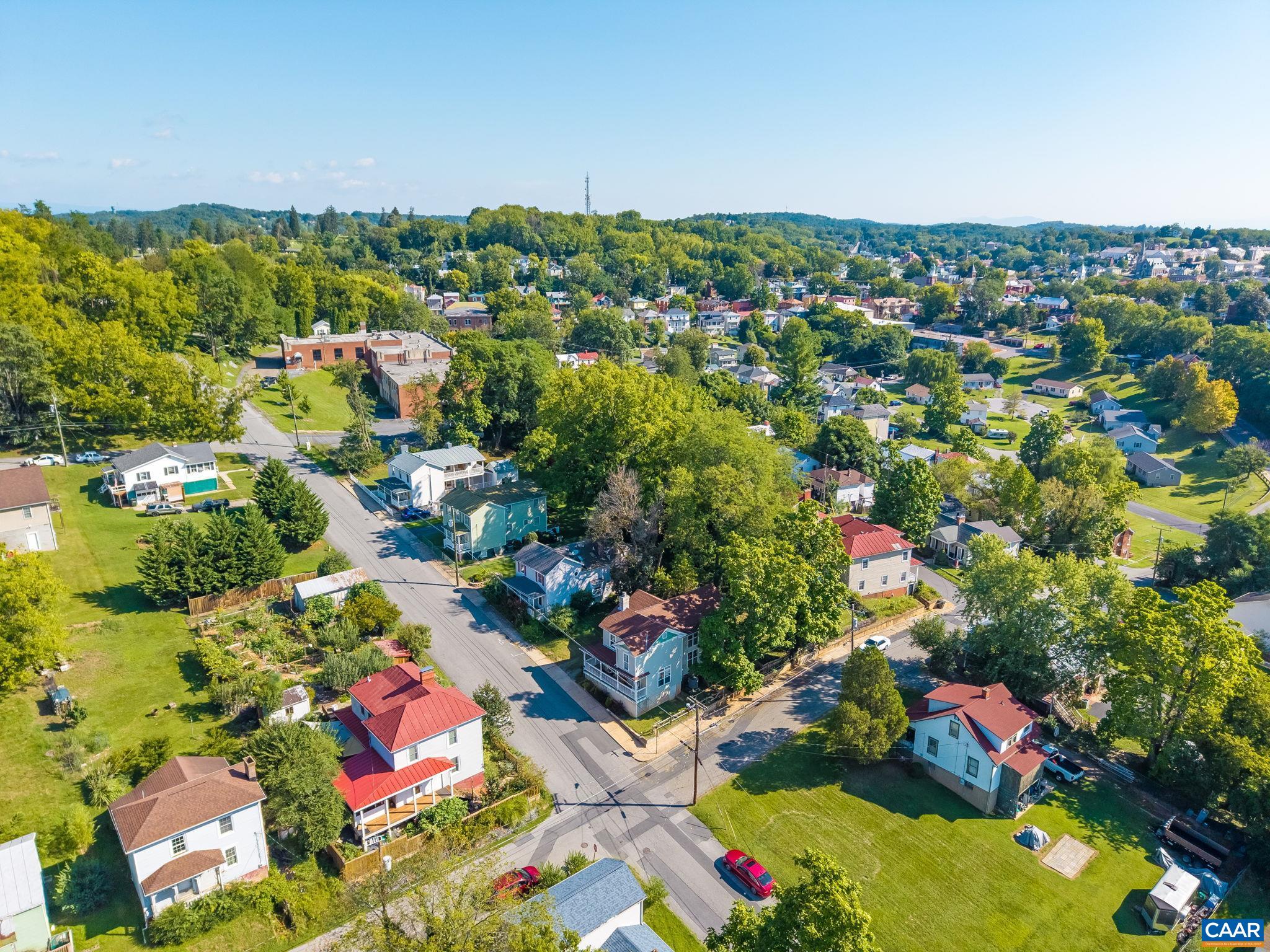 221 RESERVOIR ST, STAUNTON, Virginia 24401, 3 Bedrooms Bedrooms, ,2 BathroomsBathrooms,Residential,221 RESERVOIR ST,681157 MLS # 681157 221 RESERVOIR ST, STAUNTON, Virginia 24401, 3 Bedrooms Bedrooms, ,2 BathroomsBathrooms,Residential,221 RESERVOIR ST,681157 MLS # 681157