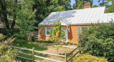 113 CAMERON LN, CHARLOTTESVILLE, Virginia 22903, 3 Bedrooms Bedrooms, ,2 BathroomsBathrooms,Residential,ROSE COTTAGE,113 CAMERON LN,680768 MLS # 680768