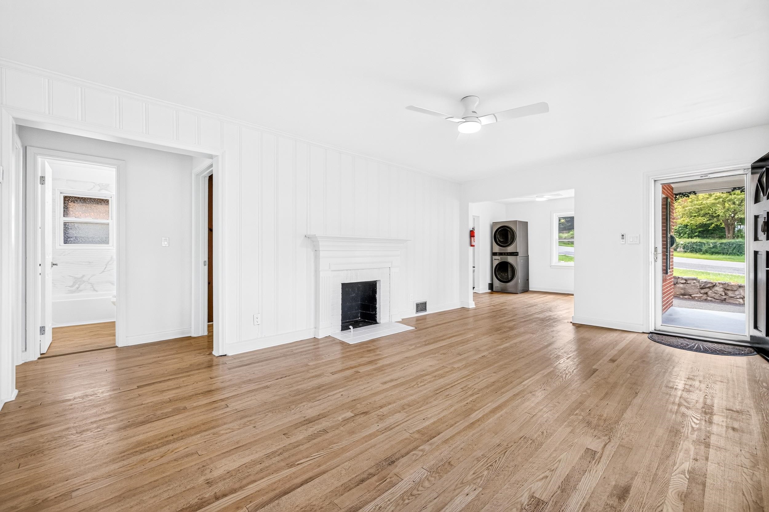 727 CHERRY HILL DR, STAUNTON, Virginia 24401, 3 Bedrooms Bedrooms, ,2 BathroomsBathrooms,Residential,727 CHERRY HILL DR,680922 MLS # 680922