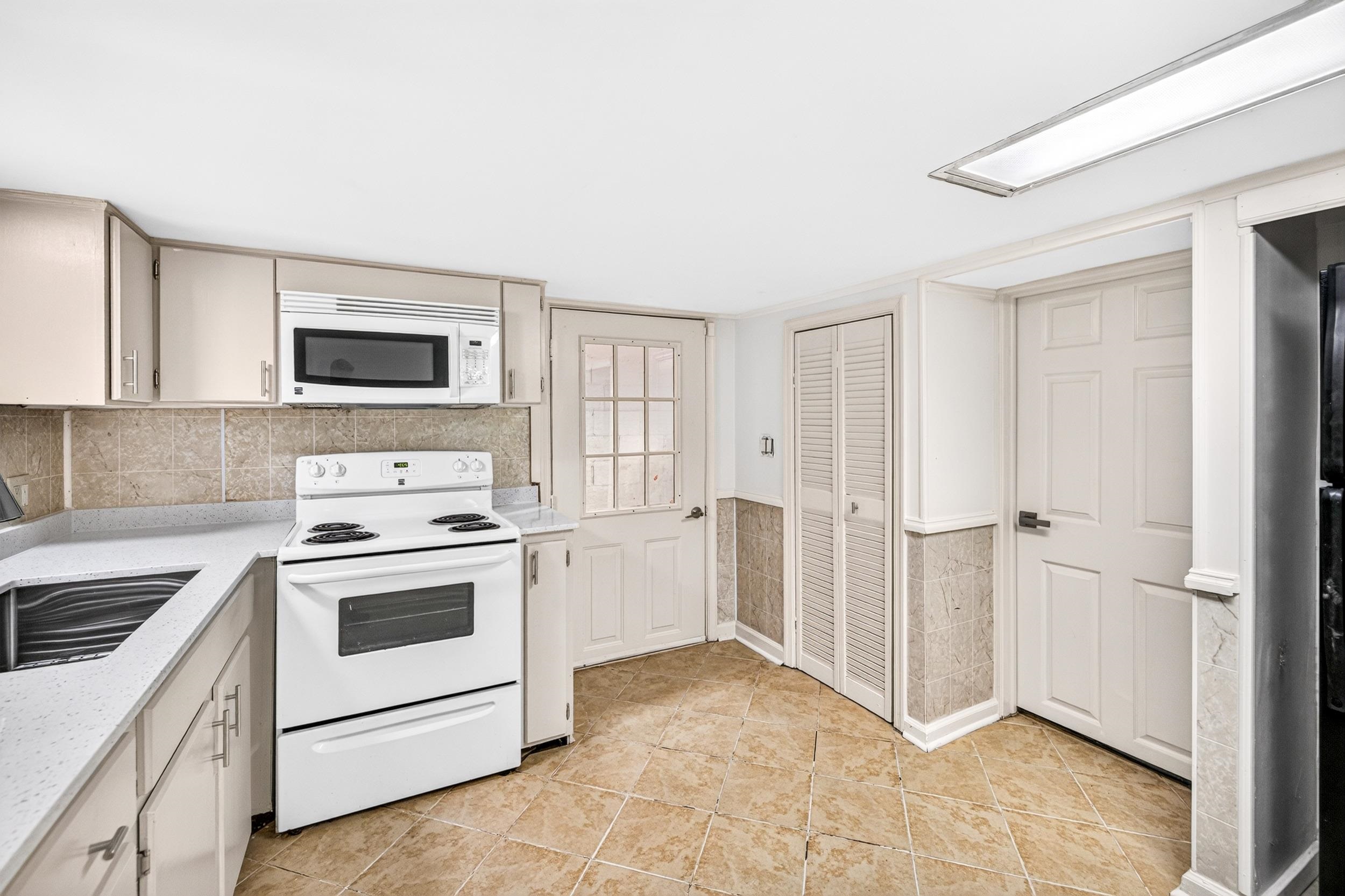 727 CHERRY HILL DR, STAUNTON, Virginia 24401, 3 Bedrooms Bedrooms, ,2 BathroomsBathrooms,Residential,727 CHERRY HILL DR,680922 MLS # 680922