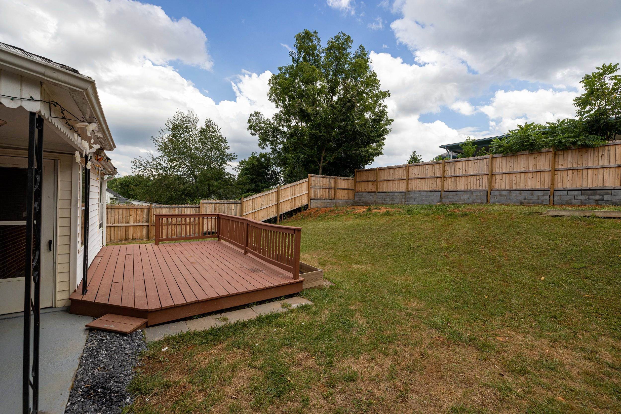 727 CHERRY HILL DR, STAUNTON, Virginia 24401, 3 Bedrooms Bedrooms, ,2 BathroomsBathrooms,Residential,727 CHERRY HILL DR,680922 MLS # 680922
