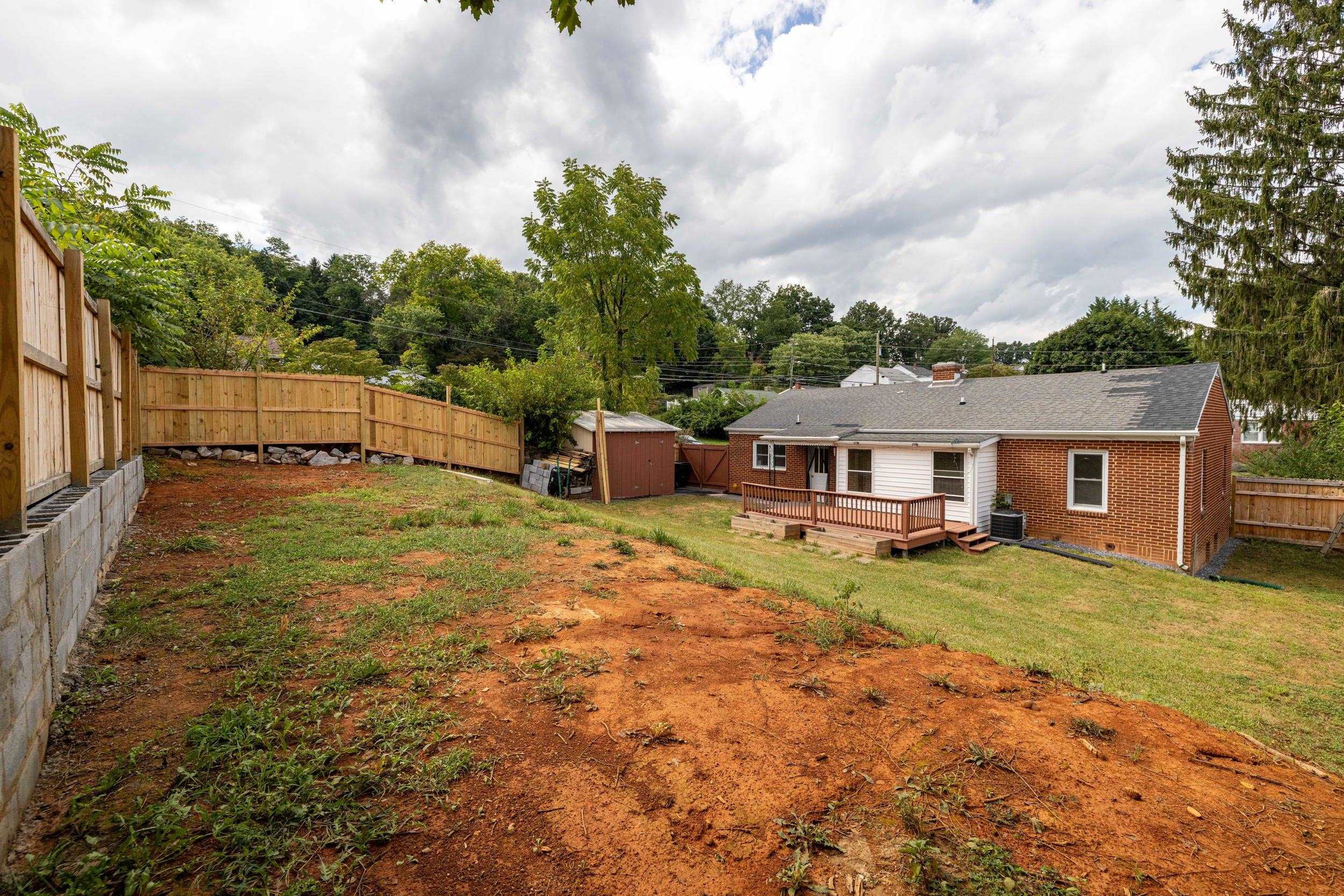 727 CHERRY HILL DR, STAUNTON, Virginia 24401, 3 Bedrooms Bedrooms, ,2 BathroomsBathrooms,Residential,727 CHERRY HILL DR,680922 MLS # 680922
