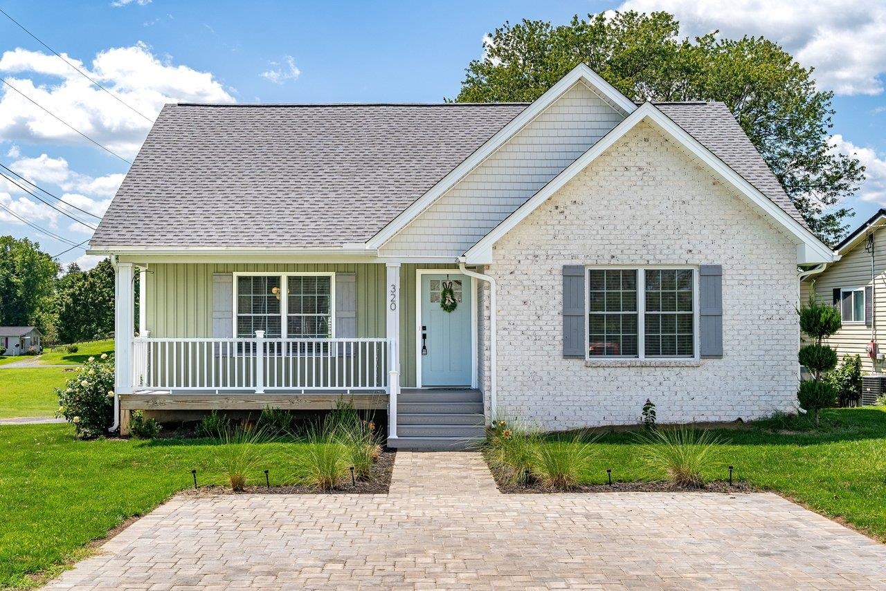 320 EIGHTH AVE, LURAY, Virginia 22835, 3 Bedrooms Bedrooms, ,2 BathroomsBathrooms,Residential,320 EIGHTH AVE,680936 MLS # 680936
