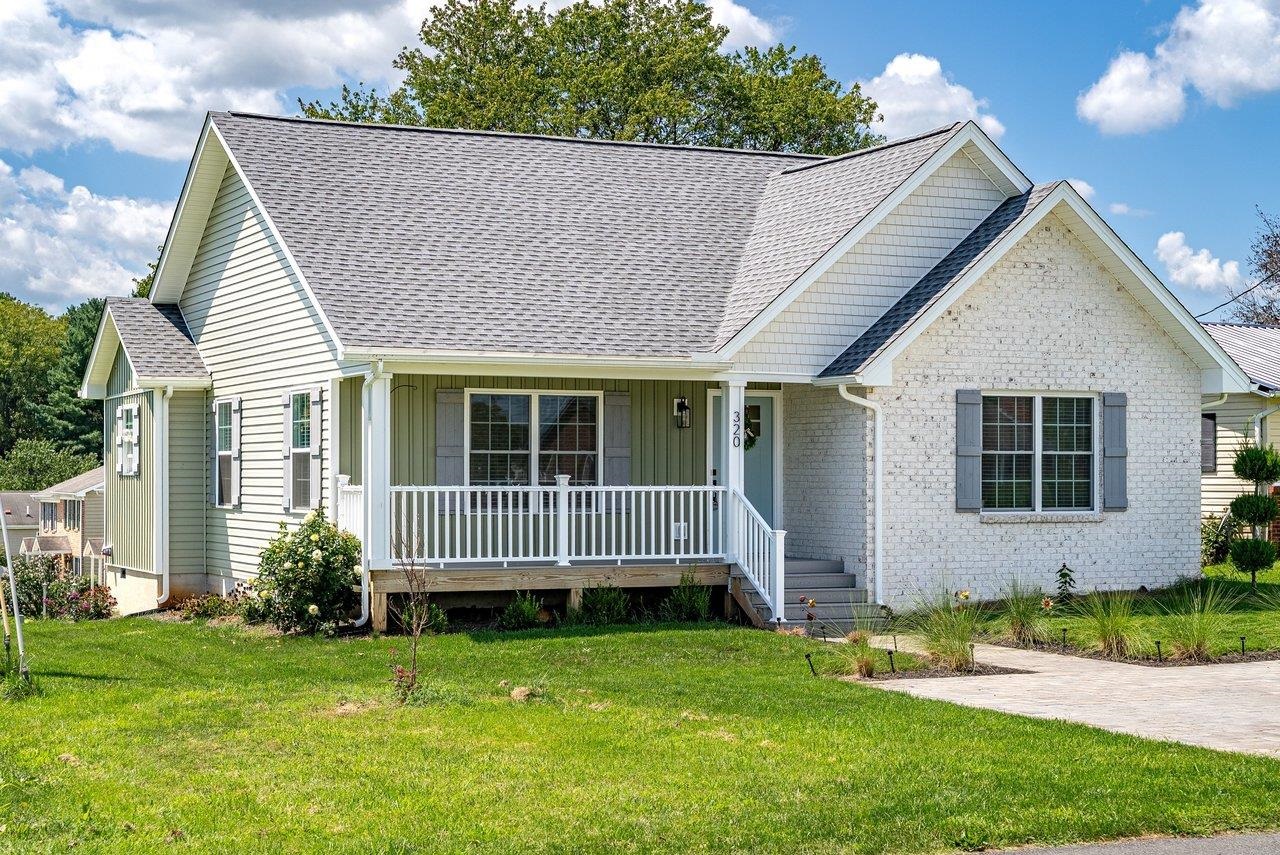 320 EIGHTH AVE, LURAY, Virginia 22835, 3 Bedrooms Bedrooms, ,2 BathroomsBathrooms,Residential,320 EIGHTH AVE,680936 MLS # 680936