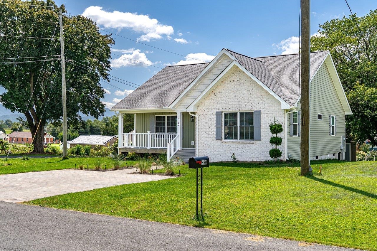 320 EIGHTH AVE, LURAY, Virginia 22835, 3 Bedrooms Bedrooms, ,2 BathroomsBathrooms,Residential,320 EIGHTH AVE,680936 MLS # 680936