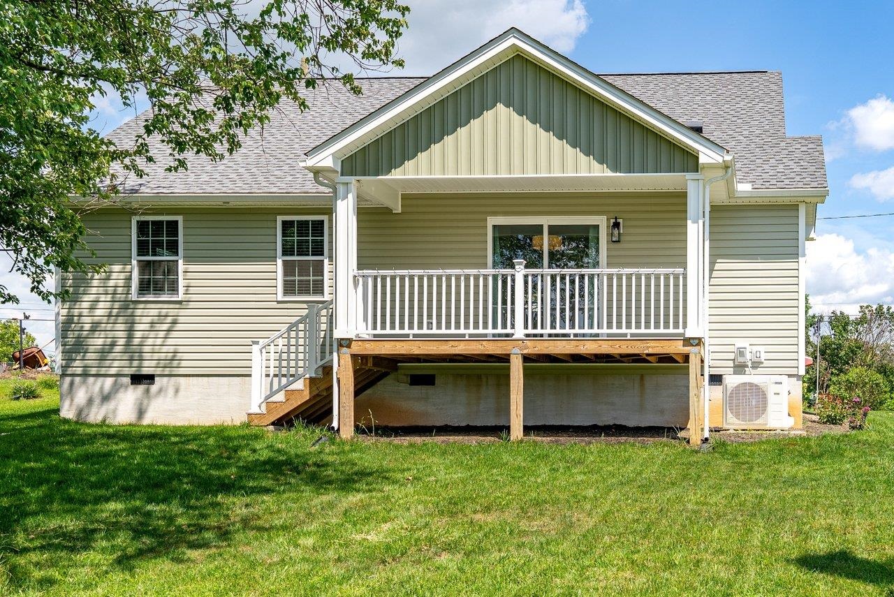 320 EIGHTH AVE, LURAY, Virginia 22835, 3 Bedrooms Bedrooms, ,2 BathroomsBathrooms,Residential,320 EIGHTH AVE,680936 MLS # 680936