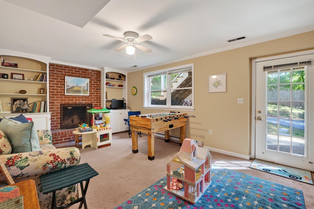 1141 HEARTHGLOW CT, CHARLOTTESVILLE, Virginia 22901, 4 Bedrooms Bedrooms, ,2 BathroomsBathrooms,Residential,1141 HEARTHGLOW CT,680964 MLS # 680964 1141 HEARTHGLOW CT, CHARLOTTESVILLE, Virginia 22901, 4 Bedrooms Bedrooms, ,2 BathroomsBathrooms,Residential,1141 HEARTHGLOW CT,680964 MLS # 680964