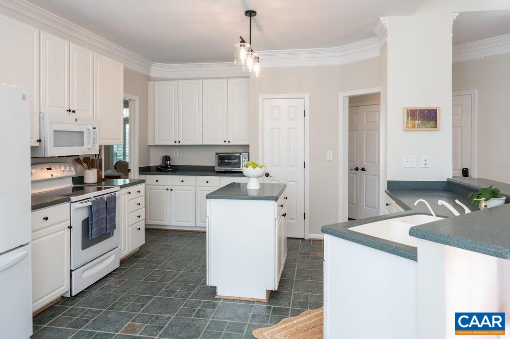 1000 CHARTER OAKS DR, CHARLOTTESVILLE, Virginia 22901, 4 Bedrooms Bedrooms, ,2 BathroomsBathrooms,Residential,1000 CHARTER OAKS DR,681064 MLS # 681064