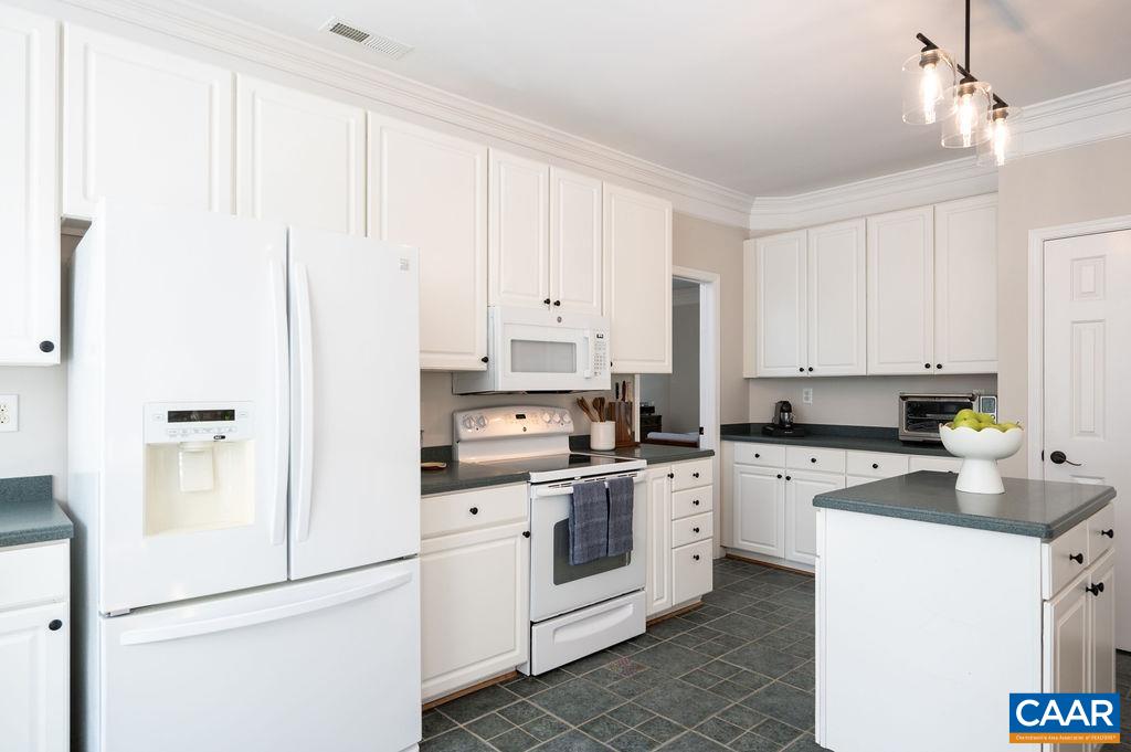 1000 CHARTER OAKS DR, CHARLOTTESVILLE, Virginia 22901, 4 Bedrooms Bedrooms, ,2 BathroomsBathrooms,Residential,1000 CHARTER OAKS DR,681064 MLS # 681064