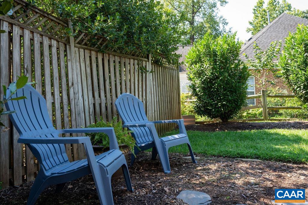 1000 CHARTER OAKS DR, CHARLOTTESVILLE, Virginia 22901, 4 Bedrooms Bedrooms, ,2 BathroomsBathrooms,Residential,1000 CHARTER OAKS DR,681064 MLS # 681064