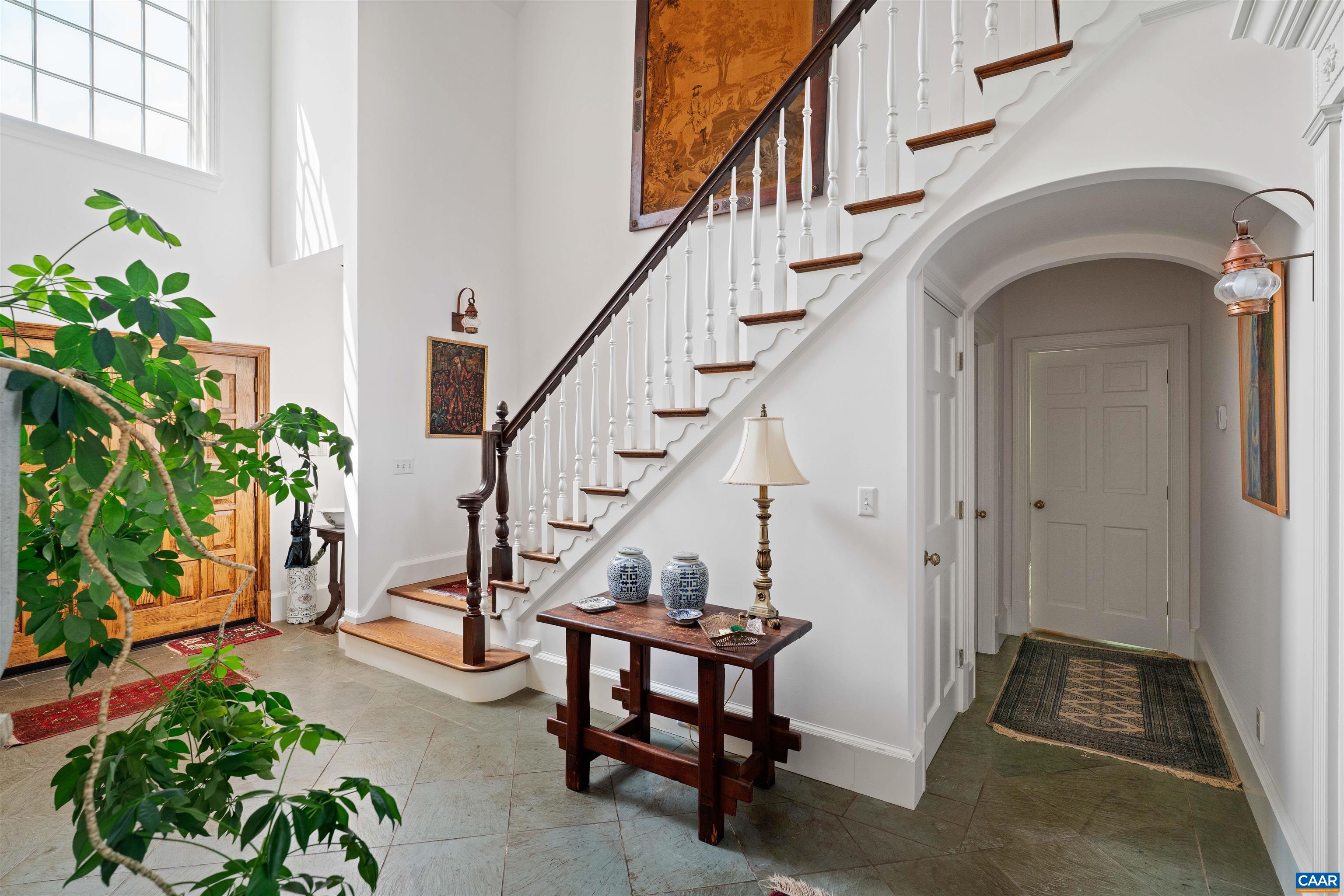 Grand two story foryer!