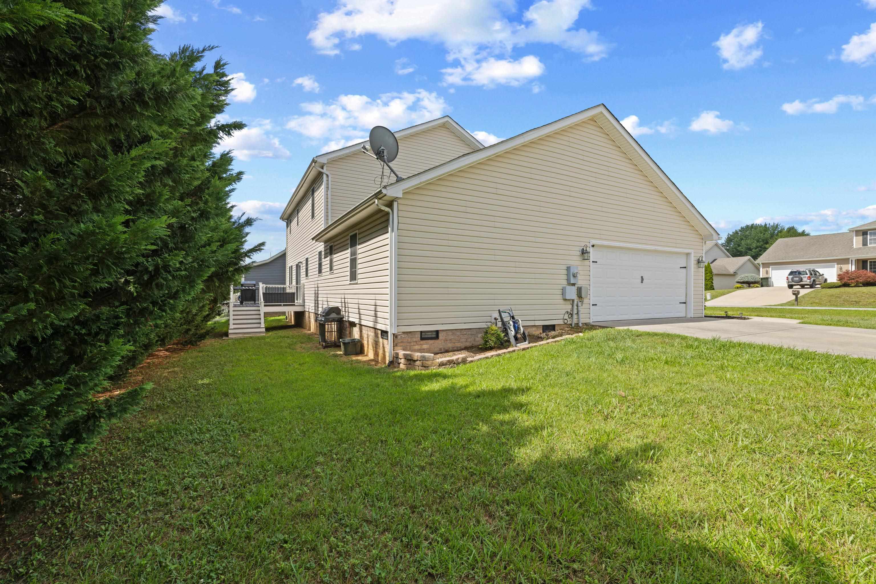 26 DEVONSHIRE CT, FISHERSVILLE, Virginia 22939, 4 Bedrooms Bedrooms, ,3 BathroomsBathrooms,Residential,26 DEVONSHIRE CT,681170 MLS # 681170 26 DEVONSHIRE CT, FISHERSVILLE, Virginia 22939, 4 Bedrooms Bedrooms, ,3 BathroomsBathrooms,Residential,26 DEVONSHIRE CT,681170 MLS # 681170