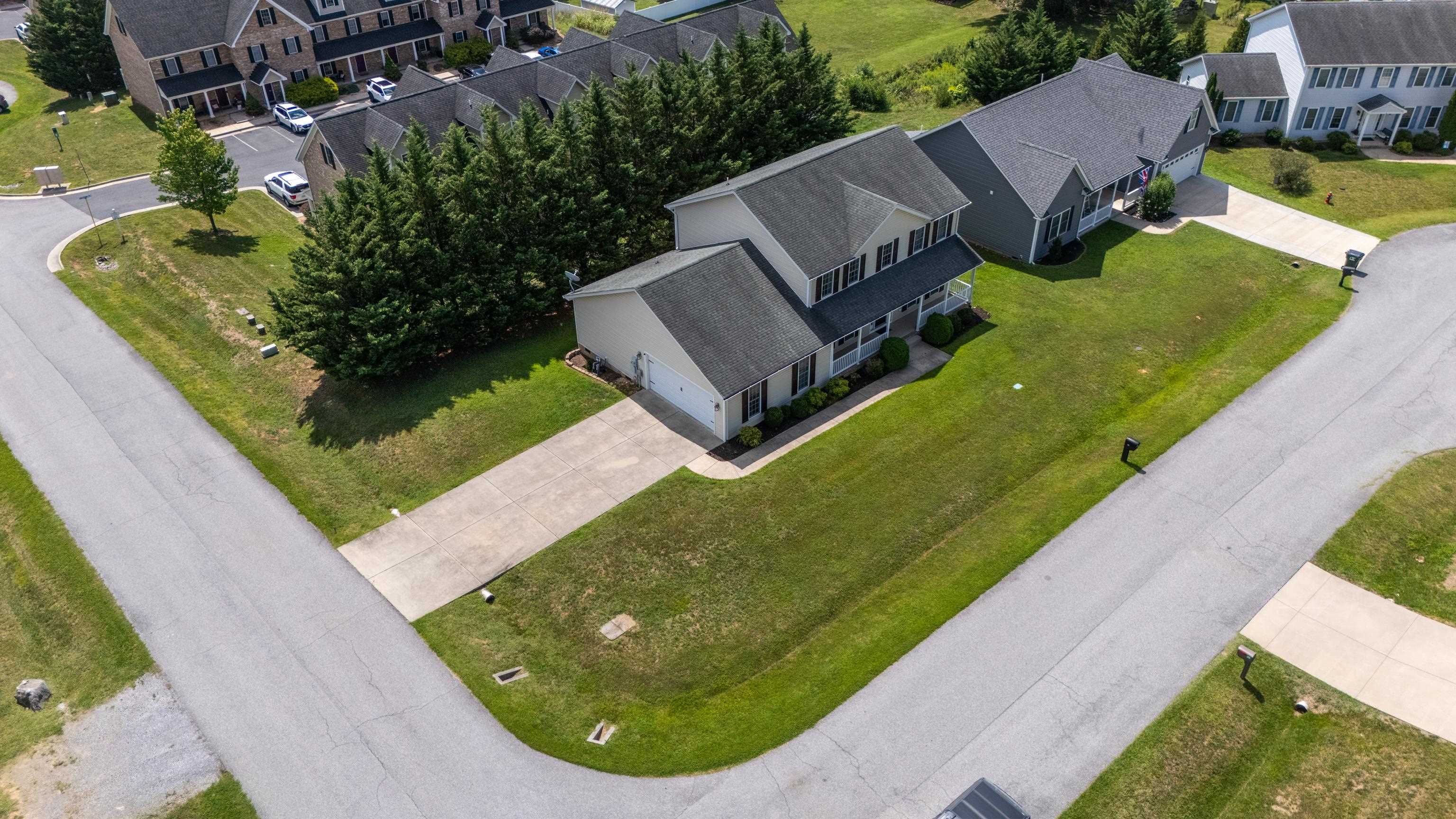 26 DEVONSHIRE CT, FISHERSVILLE, Virginia 22939, 4 Bedrooms Bedrooms, ,3 BathroomsBathrooms,Residential,26 DEVONSHIRE CT,681170 MLS # 681170 26 DEVONSHIRE CT, FISHERSVILLE, Virginia 22939, 4 Bedrooms Bedrooms, ,3 BathroomsBathrooms,Residential,26 DEVONSHIRE CT,681170 MLS # 681170