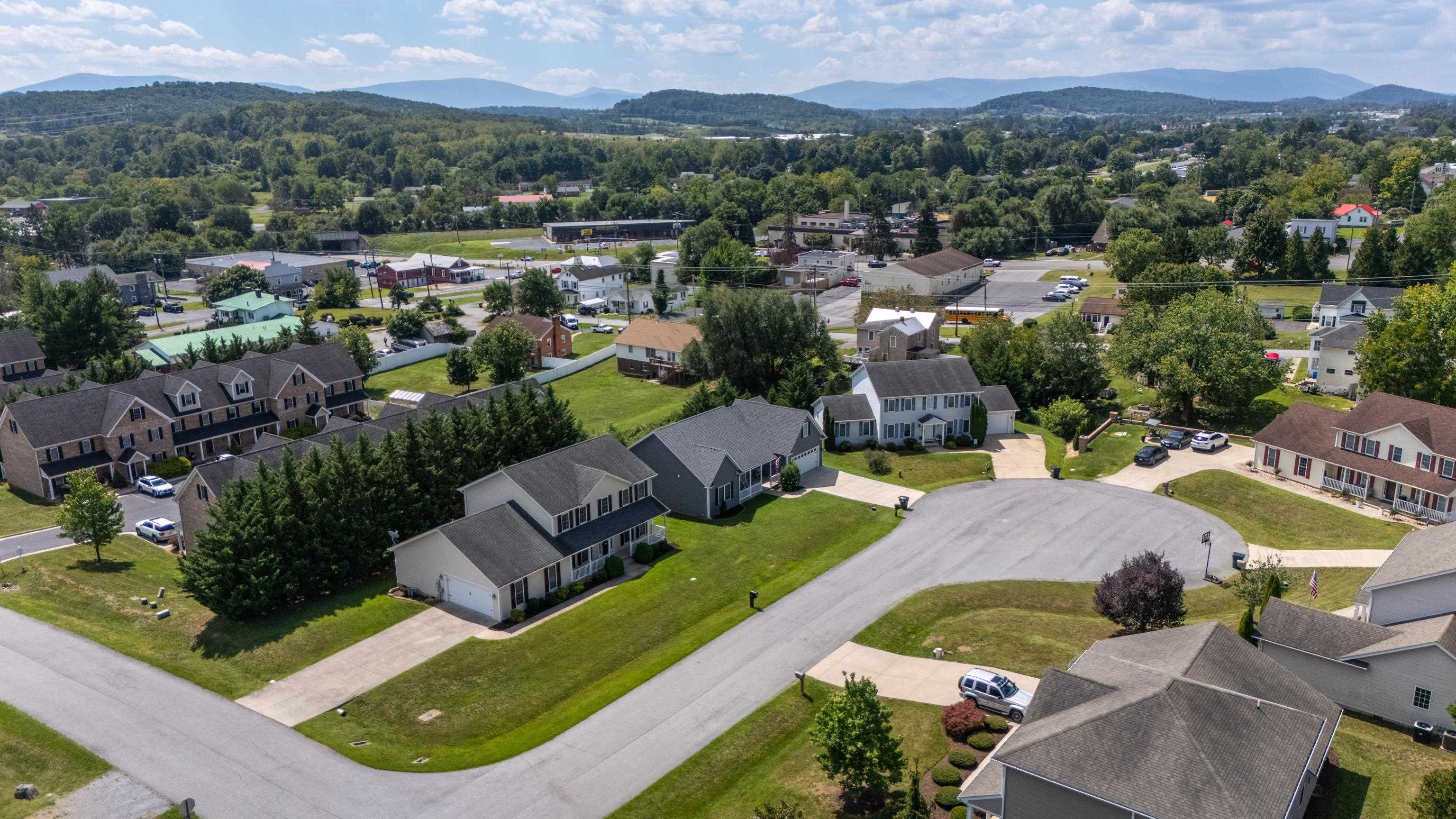 26 DEVONSHIRE CT, FISHERSVILLE, Virginia 22939, 4 Bedrooms Bedrooms, ,3 BathroomsBathrooms,Residential,26 DEVONSHIRE CT,681170 MLS # 681170 26 DEVONSHIRE CT, FISHERSVILLE, Virginia 22939, 4 Bedrooms Bedrooms, ,3 BathroomsBathrooms,Residential,26 DEVONSHIRE CT,681170 MLS # 681170